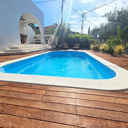 Apartamento The Three Flowers Pool House