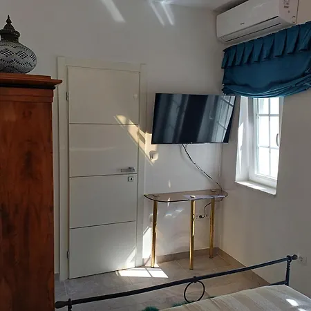 Apartamento The Three Flowers Pool House
