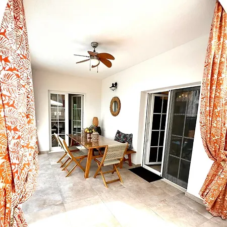 The Three Flowers Pool House