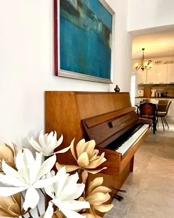 Apartamento The Three Flowers Pool House