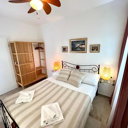 The Three Flowers Pool House Trogir