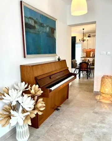 Apartamento The Three Flowers Pool House