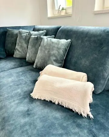 The Three Flowers Pool House Lejlighed *