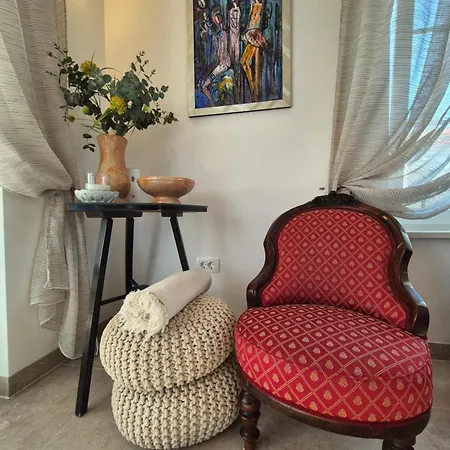 The Three Flowers Pool House Apartment Trogir