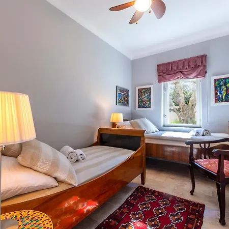 Daire The Three Flowers Pool House *