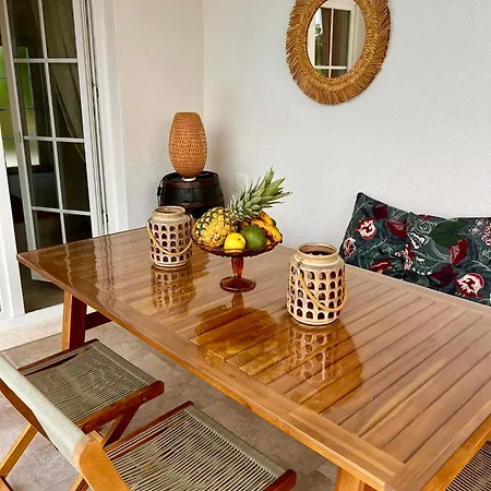 公寓 The Three Flowers Pool House 特罗吉尔