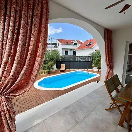 The Three Flowers Pool House * Trogir