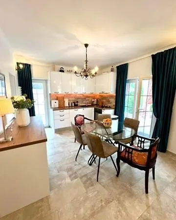 The Three Flowers Pool House * Trogir