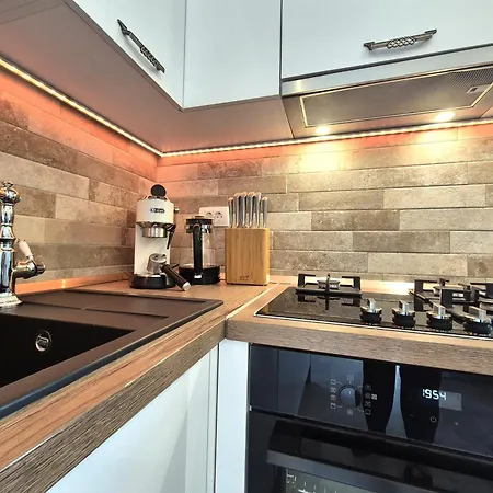 Apartman The Three Flowers Pool House *