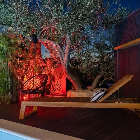 The Three Flowers Pool House Trogir