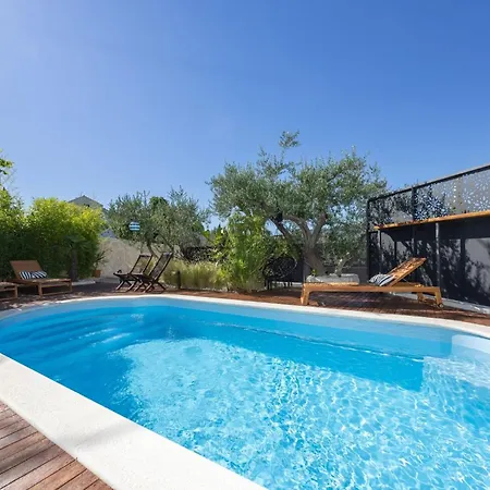 The Three Flowers Pool House * Trogir