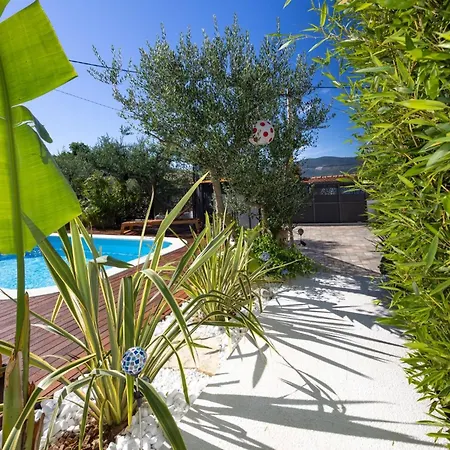 The Three Flowers Pool House * Trogir