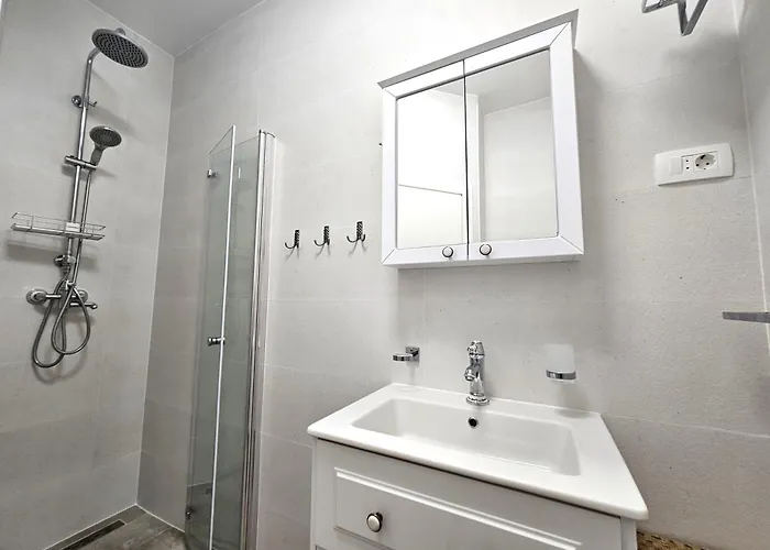 The Three Flowers Pool House * Trogir