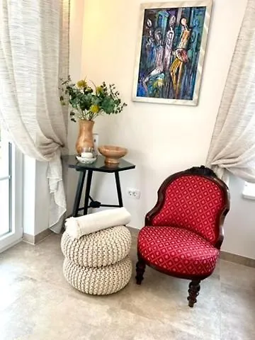 Appartement The Three Flowers Pool House *