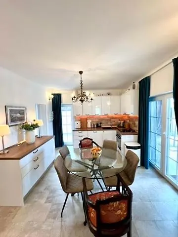 The Three Flowers Pool House Trogir