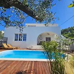 Apartment The Three Flowers Pool House Trogir