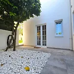 The Three Flowers Pool House Trogir