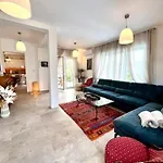 The Three Flowers Pool House Apartment Trogir