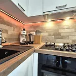 Apartment The Three Flowers Pool House *