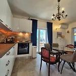 The Three Flowers Pool House Apartment Trogir