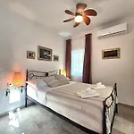 The Three Flowers Pool House Trogir